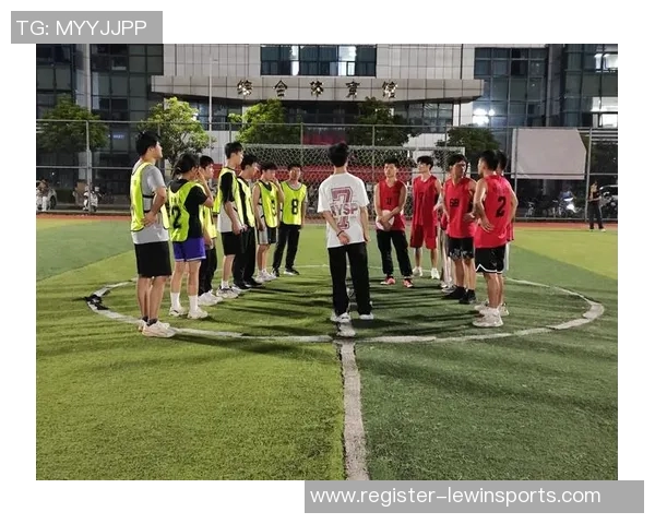 深圳飞盘队与成都飞盘队赛后复盘探讨灵活性体育的战术与表现