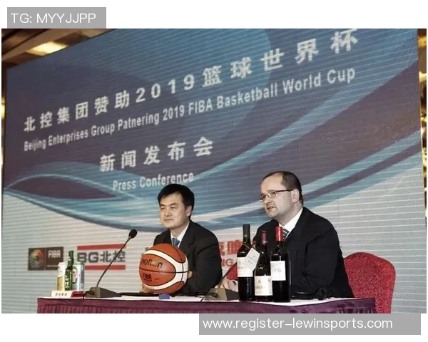 重庆篮球队在世锦赛中的意识表现与欧冠足球的精彩对比分析