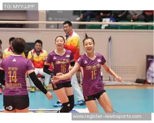 运动最新数据重庆排球队状态分析及表现评估的综合研究与探讨